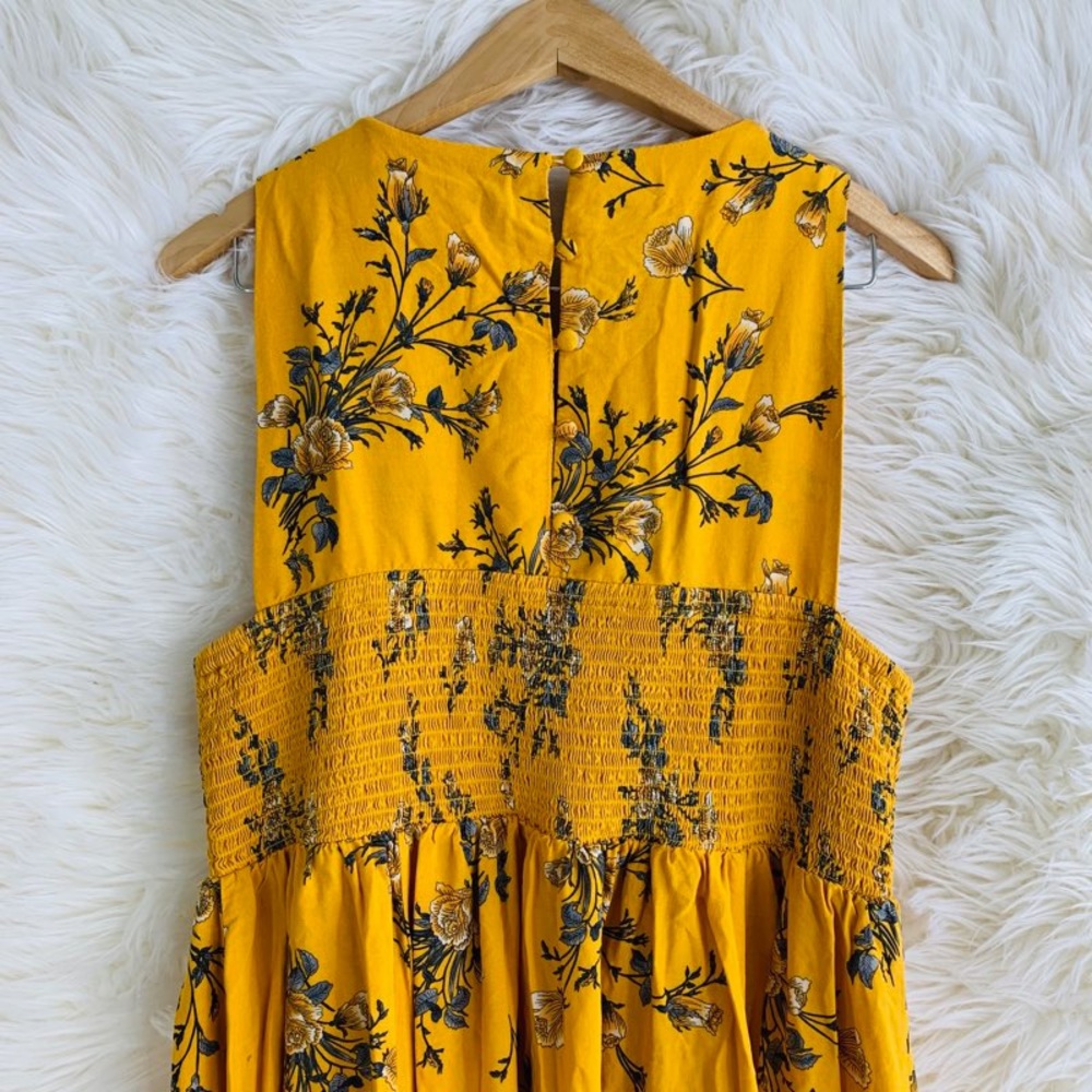 ๐ผ torrid Yellow Floral Smocked Challis Dress - Picture 5 of 8